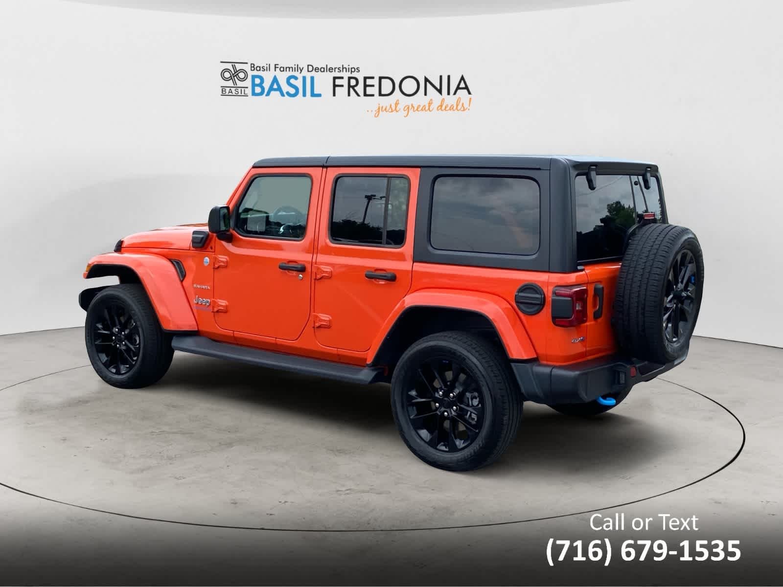 Used 2023 Punkn Metallic Clearcoat Jeep Sahara image 8