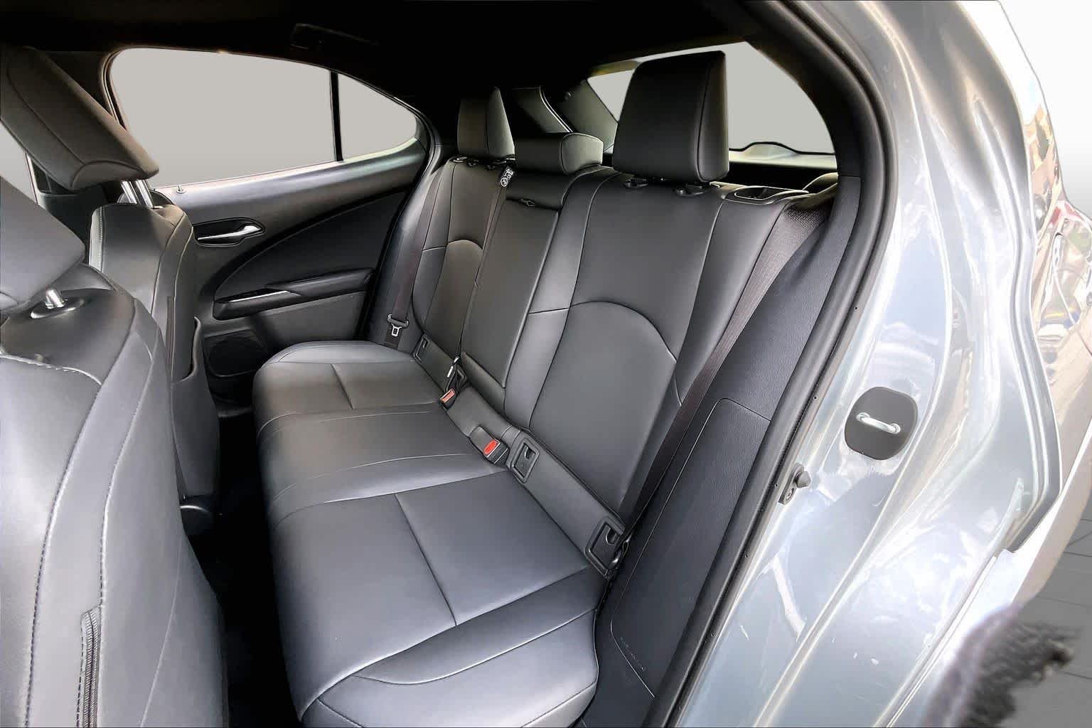Used 2025 Iridium Lexus Premium image 17