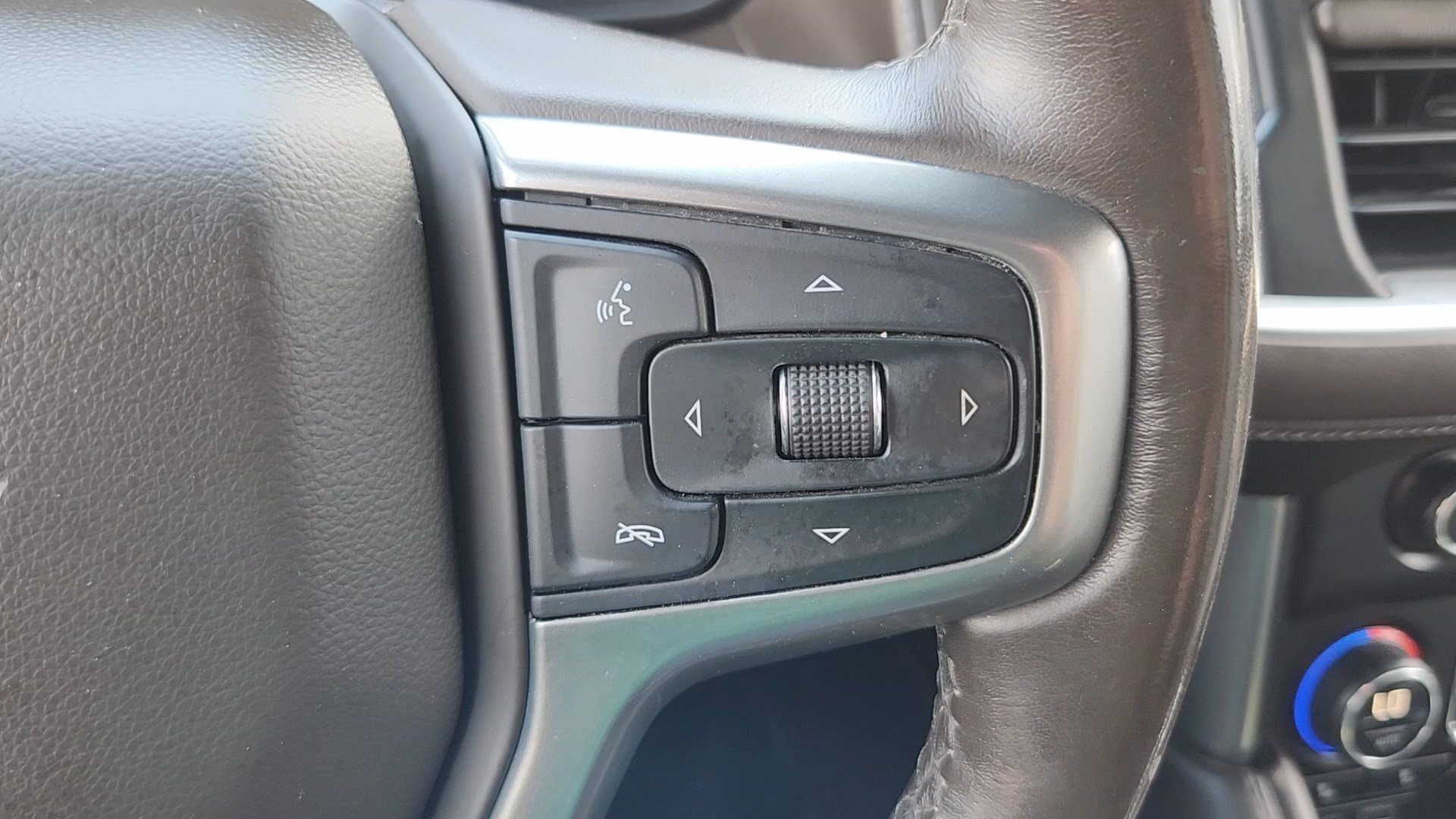 Certified Used 2023 Summit White Chevrolet Z71 image 12