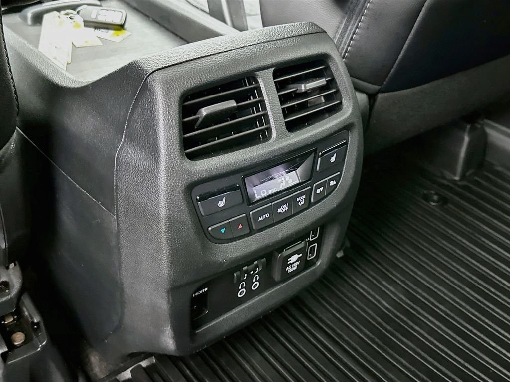 Used 2021 Crystal Black Pearl Honda Touring image 28