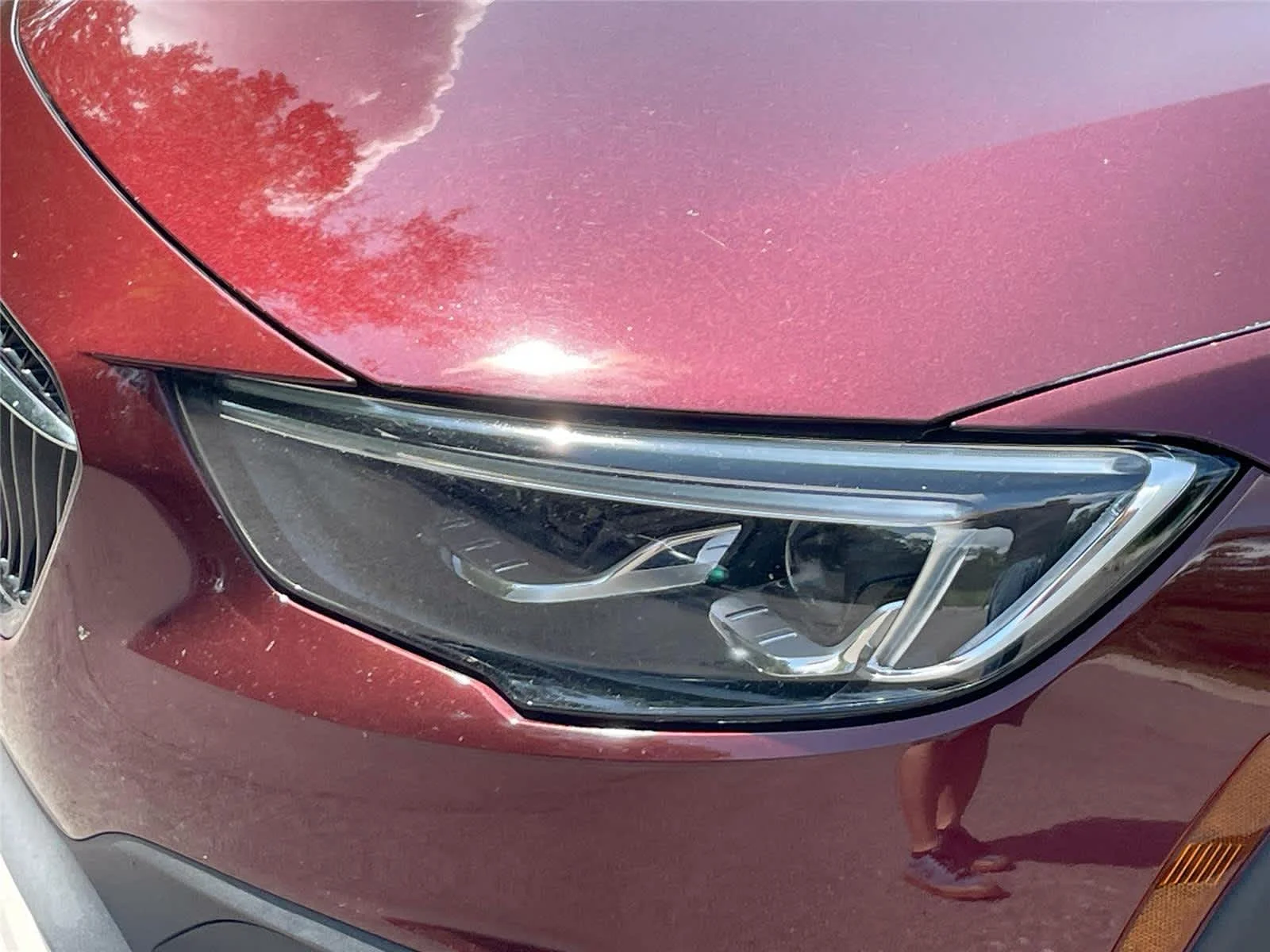 Used 2018 Rioja Red Metallic Buick Preferred image 9
