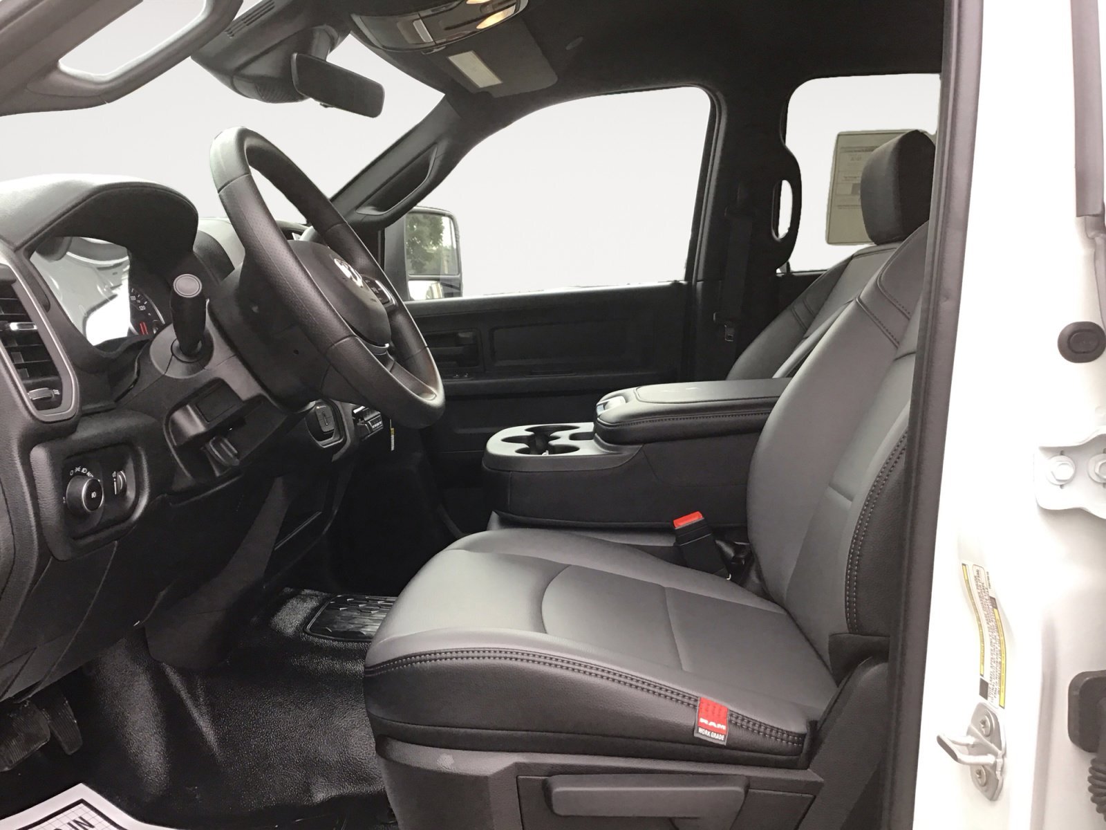 New 2026 Bright White Clearcoat RAM Tradesman image 20