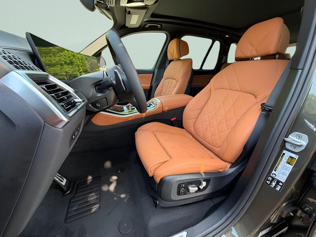 New 2026 Manhattan Green Metallic BMW xDrive40i image 10