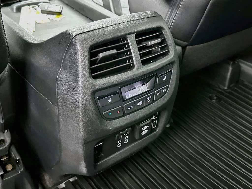 Used 2021 Crystal Black Pearl Honda Touring image 28