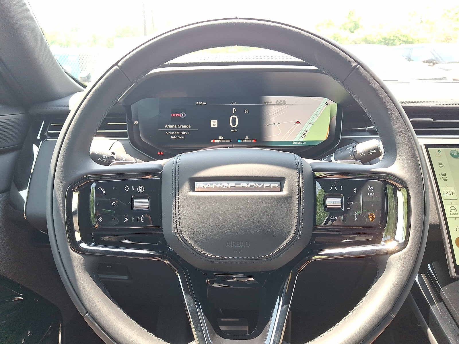 New 2026 Fuji White Land Rover P400 Dynamic SE image 17