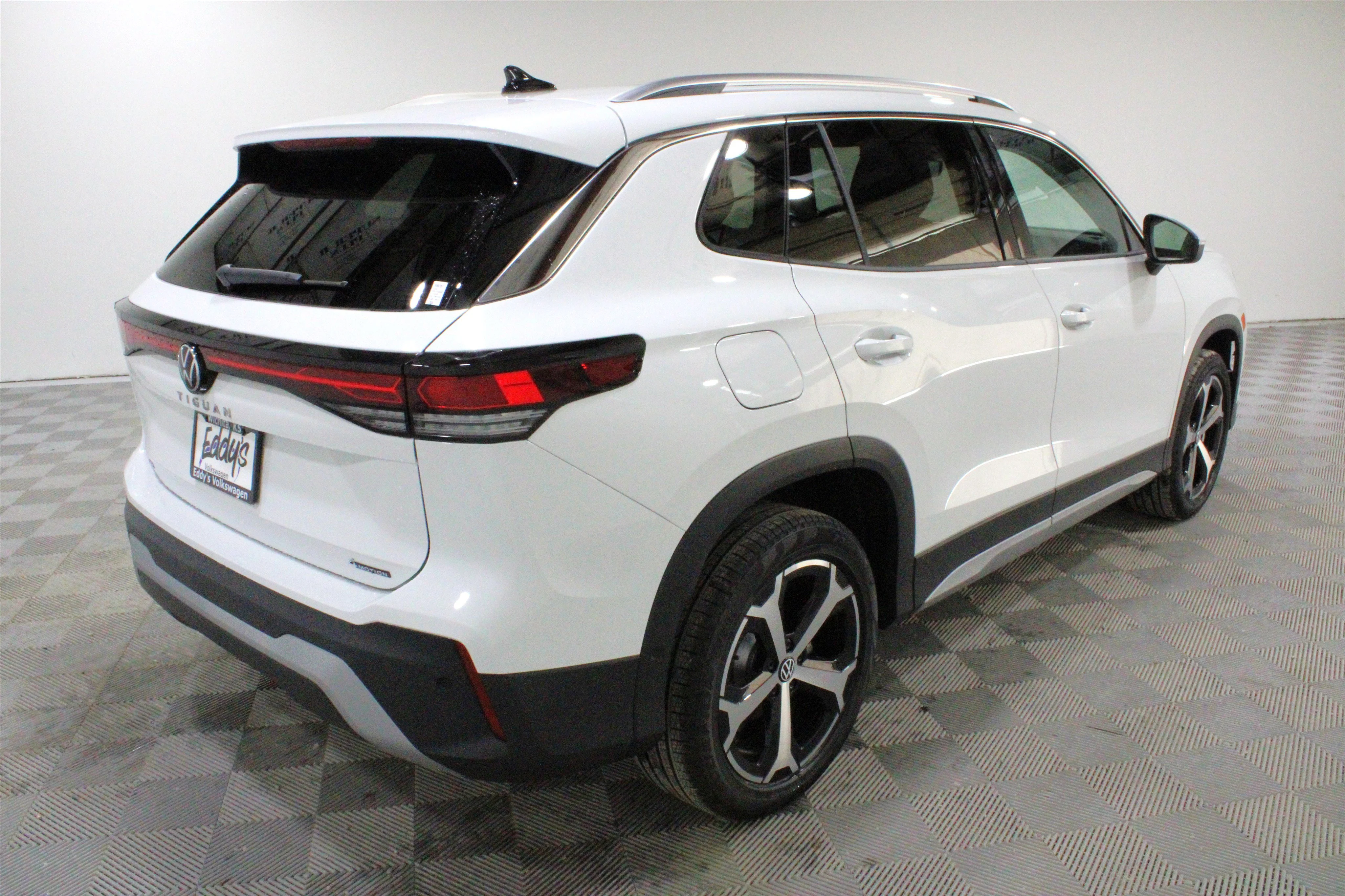 New 2026 Pure White Volkswagen SE image 26