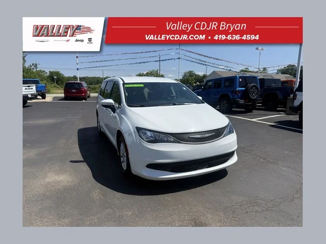 2023 Chrysler Voyager LX
