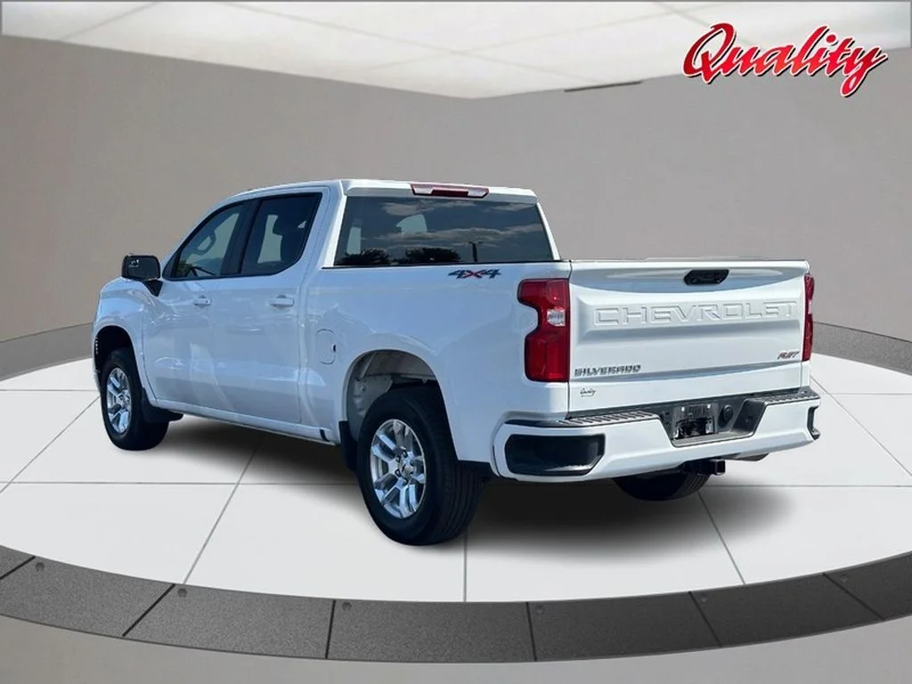 Used 2026 Summit White Chevrolet RST image 5