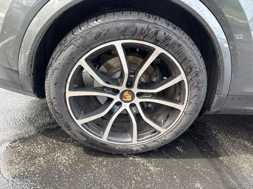 Used 2024 Quartzite Grey Metallic Porsche Base image 10