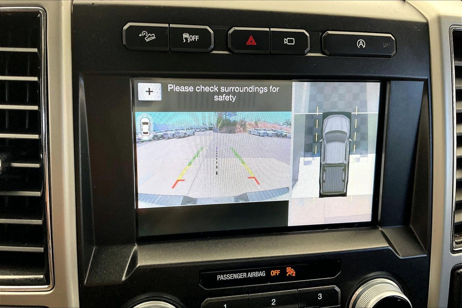Used 2018 White Platinum Metallic Tri-Coat Ford LARIAT image 19