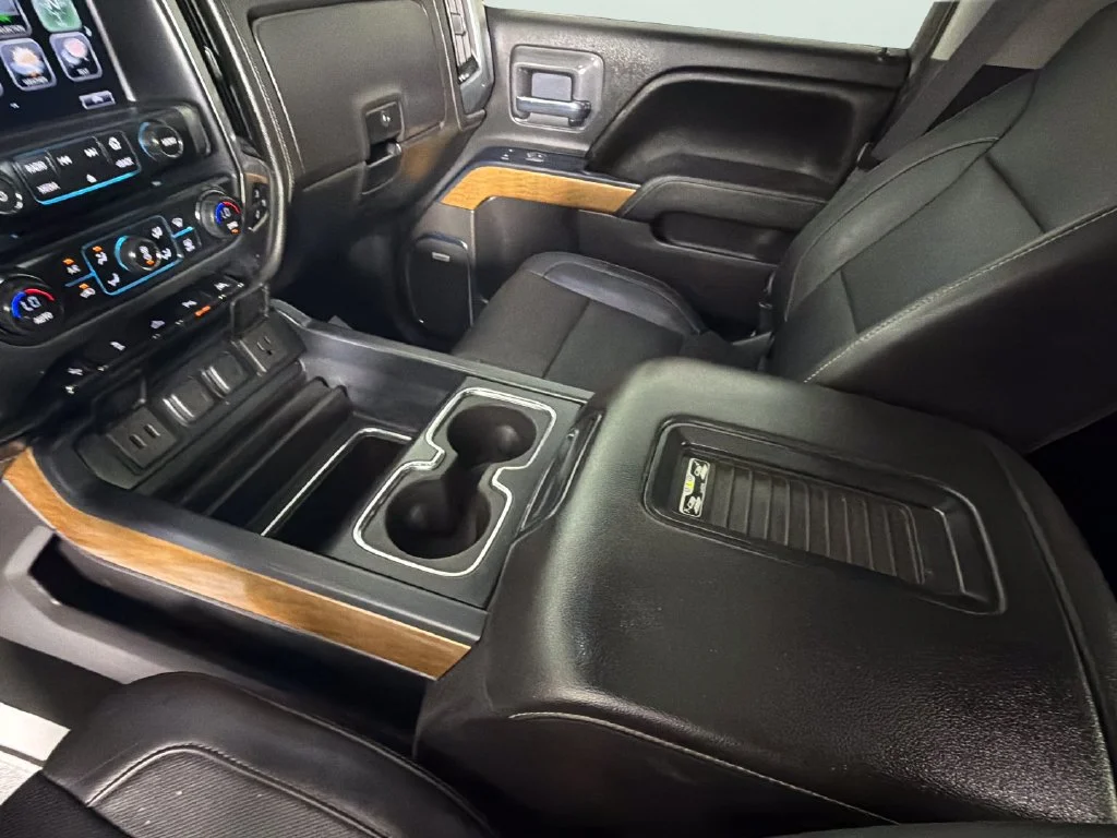 Used 2016 BLACK Chevrolet LTZ image 25