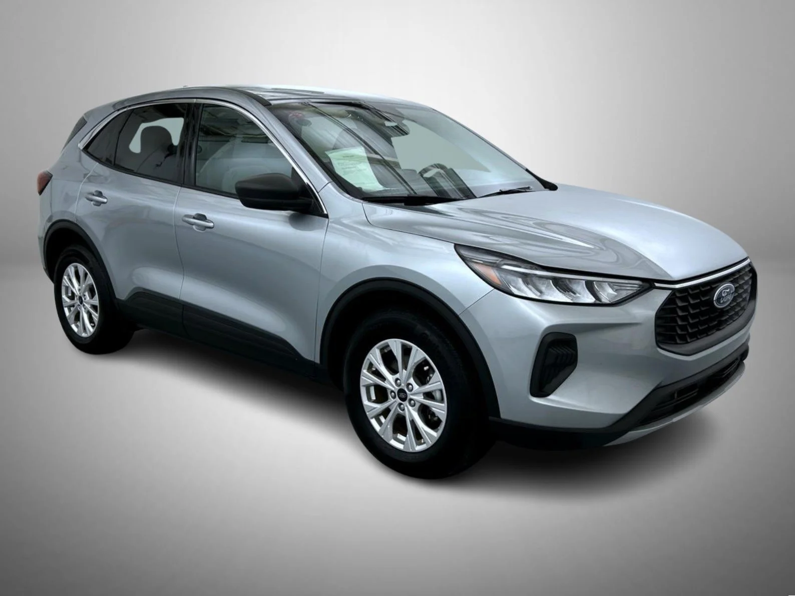 Used 2023 Silver Ford Active image 3