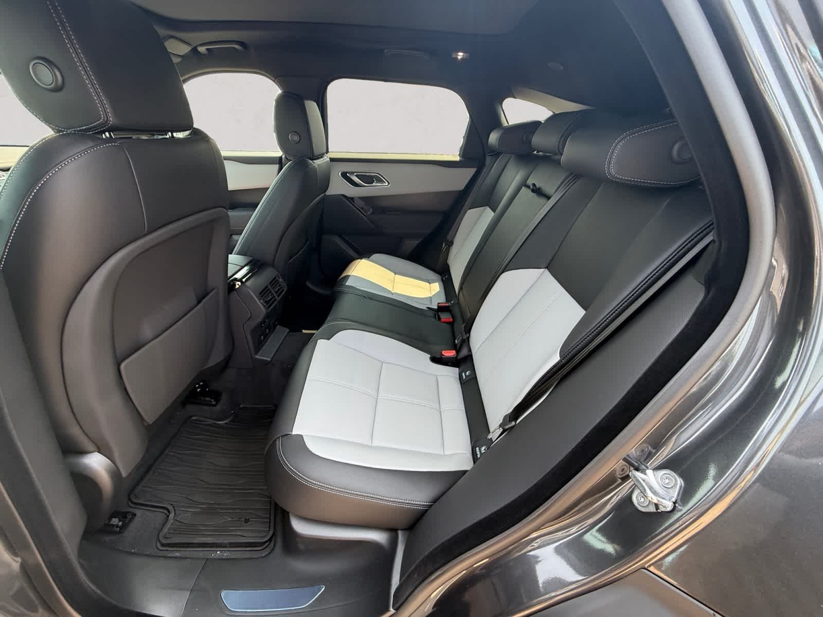 New 2026 Carpathian Grey LAND ROVER  image 13