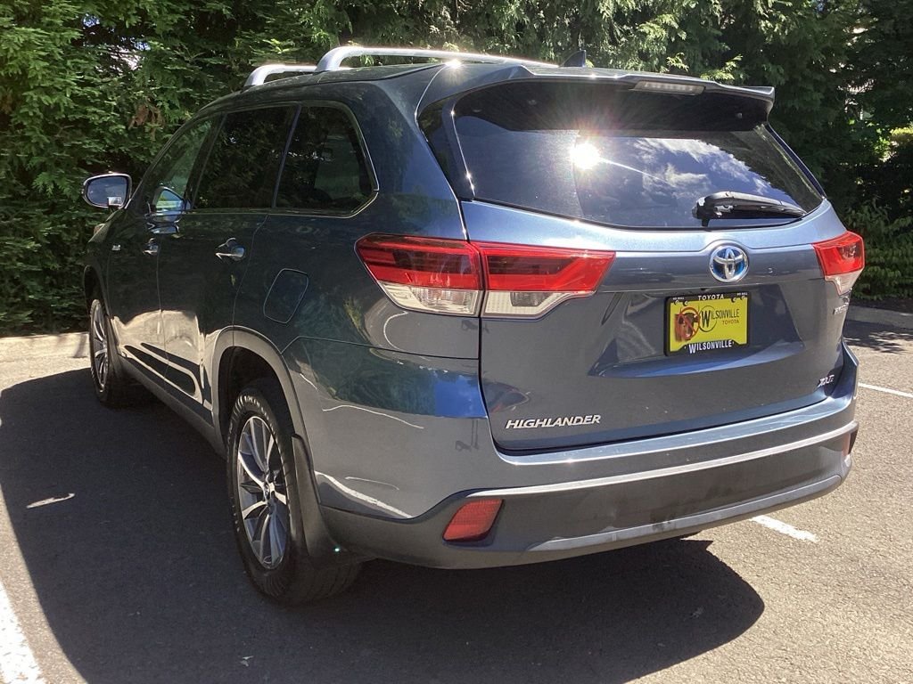 Used 2019 Blue Toyota XLE image 10