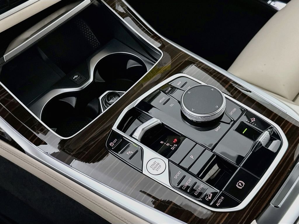 New 2027 Carbon Black Metallic BMW M60i image 15
