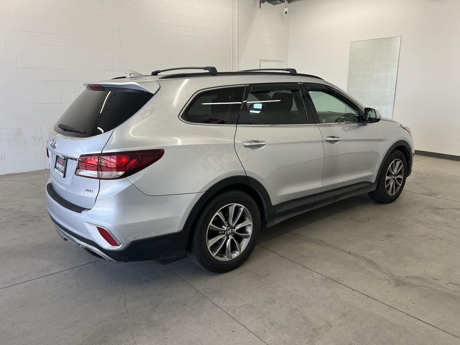 2017 Hyundai Santa Fe SE - Photo 11