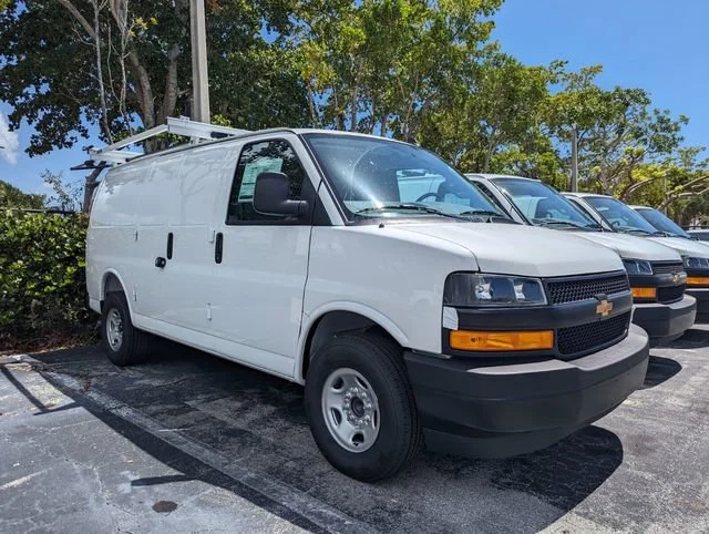 2025 Chevrolet Express 2500 Work Van HD's photo
