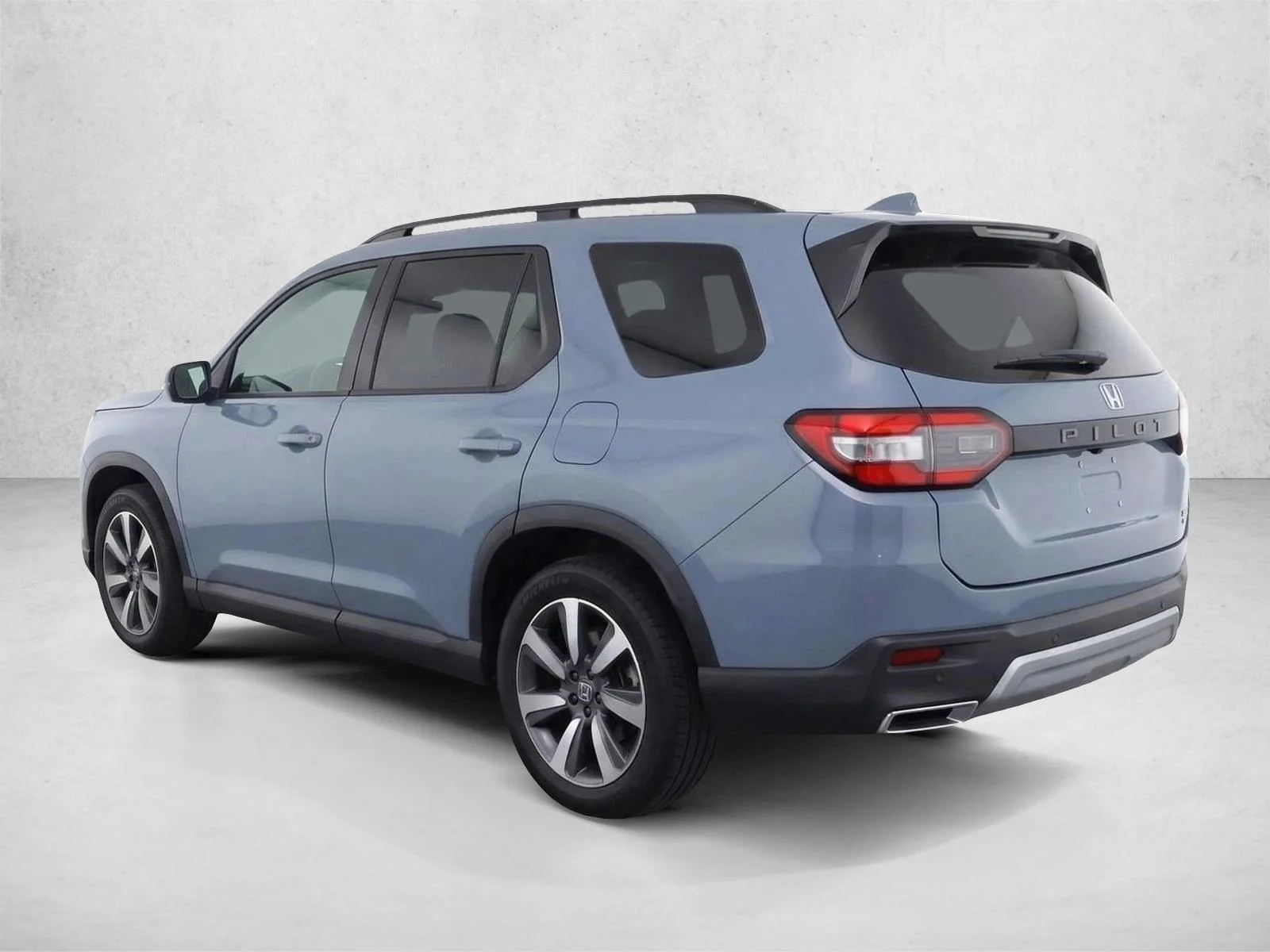 Used 2023 Sonic Gray Pearl Honda Touring image 5