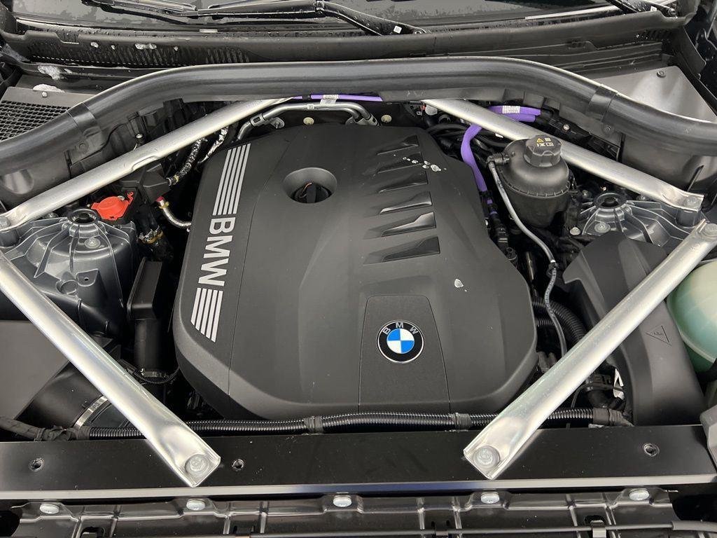 New 2026 Skyscraper Grey Metallic BMW xDrive40i image 14