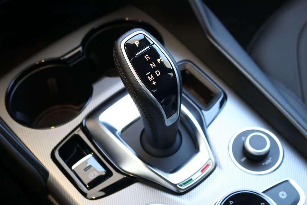 2025 Alfa Romeo Giulia Base - Photo 39