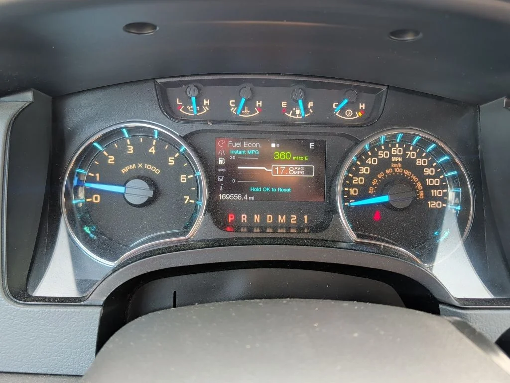 Used 2014 Black Ford XLT image 9
