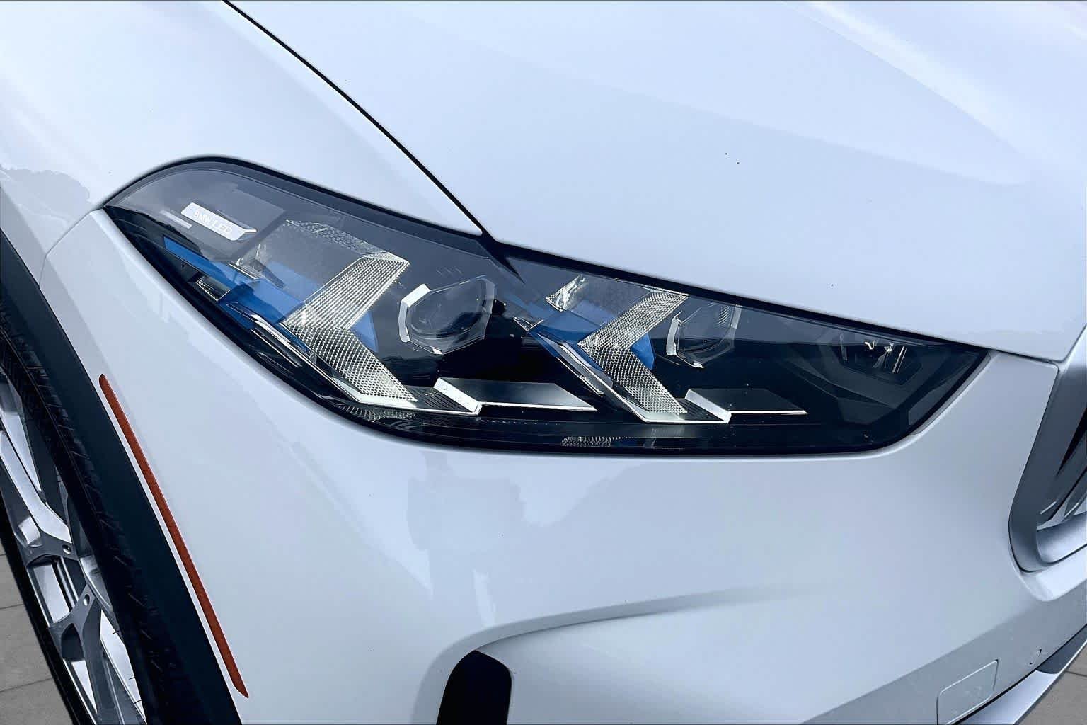 Used 2026 WHITE BMW xDrive40i image 28