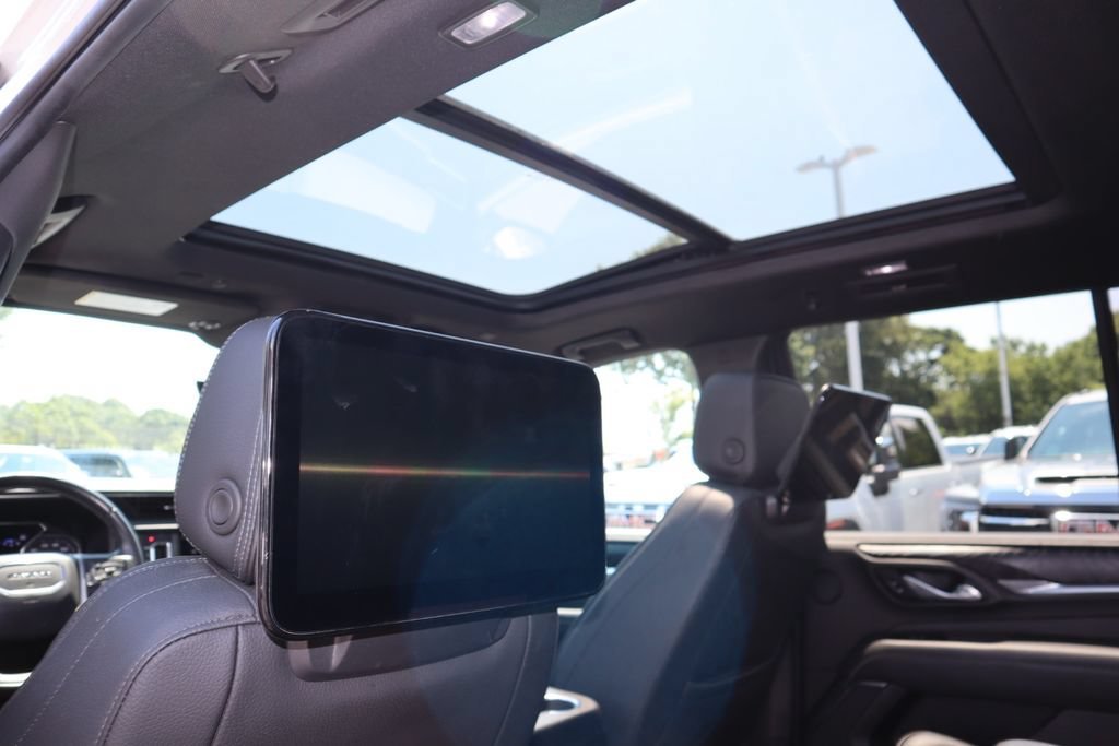 Used 2021 WHITE FROST TRICOAT GMC Denali image 15