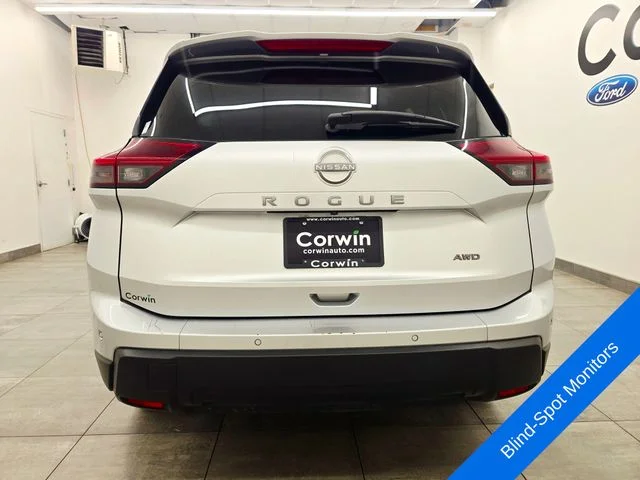 Used 2025 Brilliant Silver Metallic Nissan SV image 4
