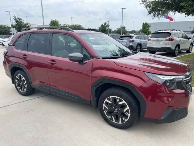 2025 Subaru Forester Premium's photo