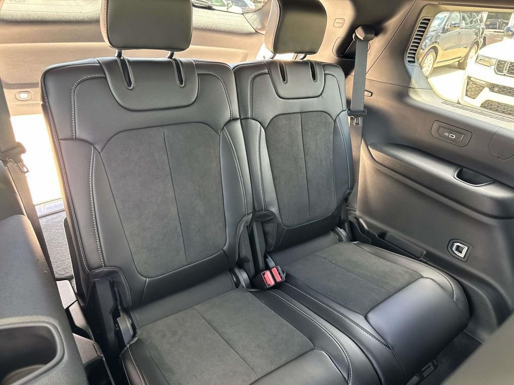 New 2026 Silver Zynith Exterior Paint Jeep Altitude image 21