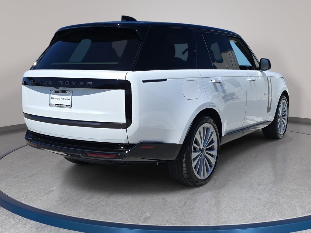 New 2026 Ostuni Pearl White Land Rover SE image 5