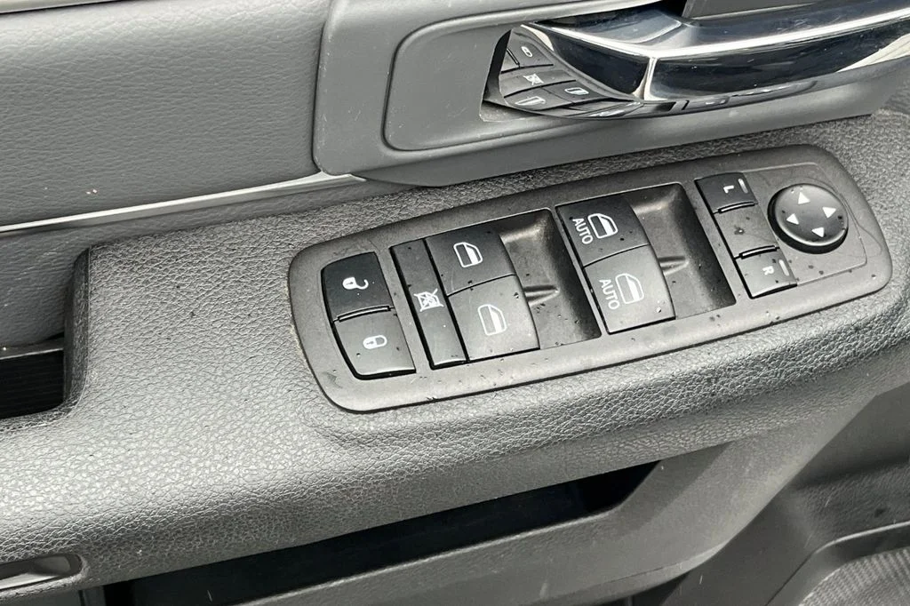 2024 RAM Ram 1500 Classic SLT - Photo 16