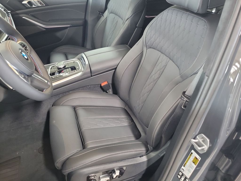 New 2026 Dravit Grey Metallic BMW M60i image 9