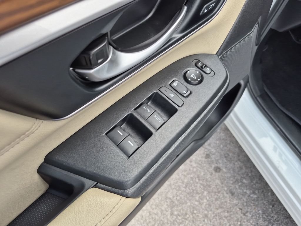 Used 2019  Honda EX-L image 19