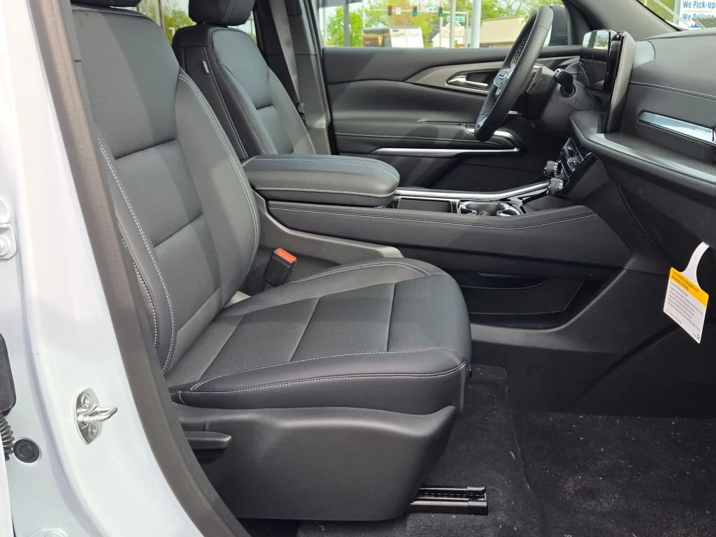 2026 Chevrolet Traverse LT - Photo 6