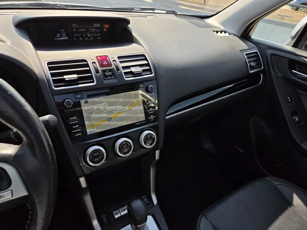 Used 2017 Silver Subaru 2.5i Limited image 23
