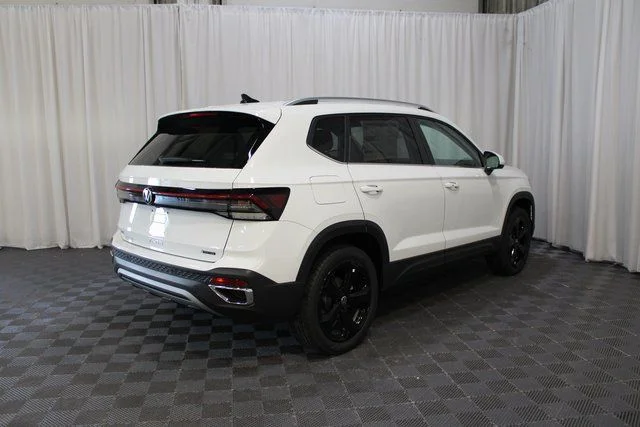2025 Volkswagen Taos SEL - Photo 26