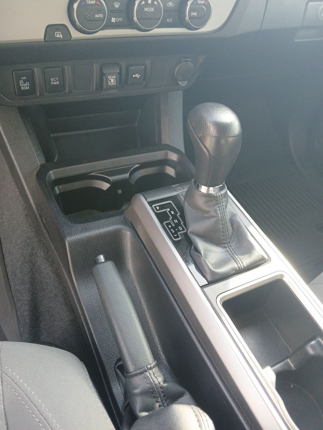 Used 2023 Ice Toyota SR5 image 10