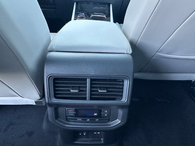 New 2027 White Volkswagen SE w/Technology image 31