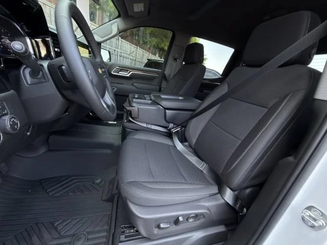 New 2026 Summit White Chevrolet LT image 18