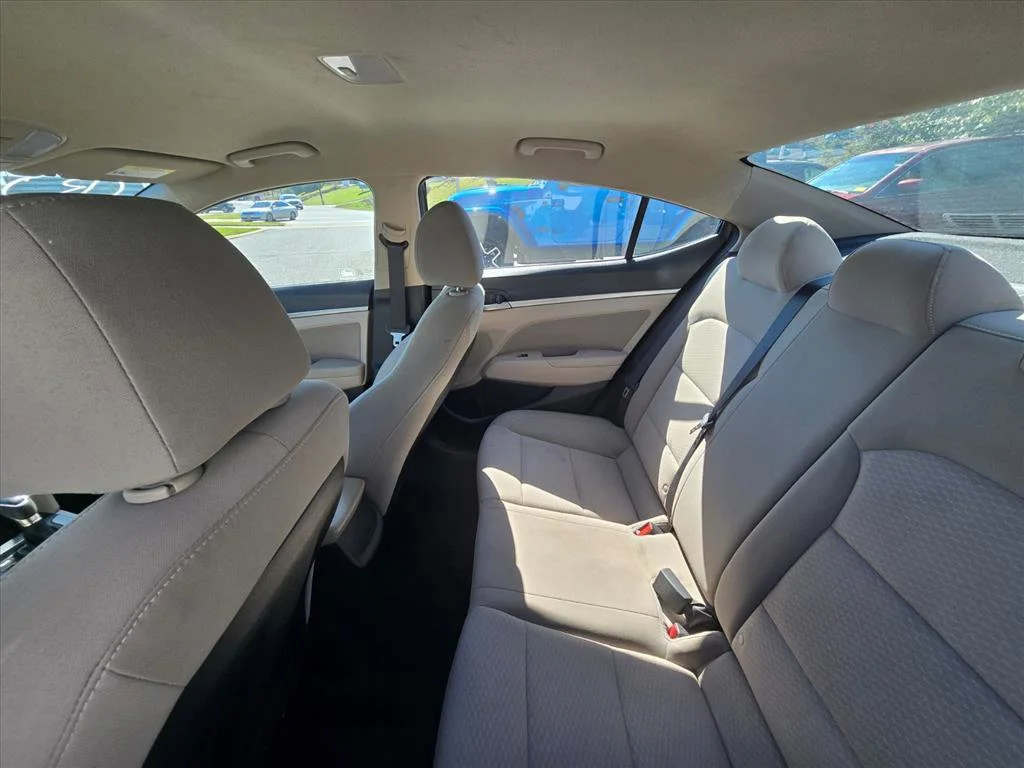Used 2020 Black Hyundai SEL image 5