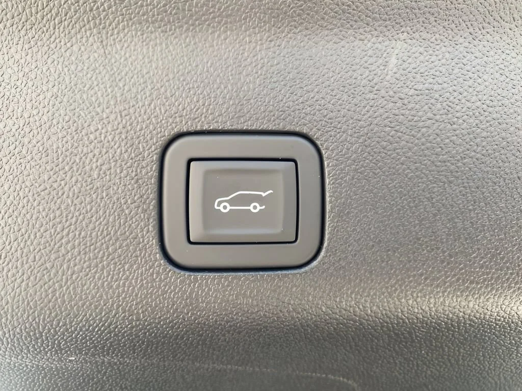 New 2026 Glacier White Tricoat GMC Denali Ultimate image 37