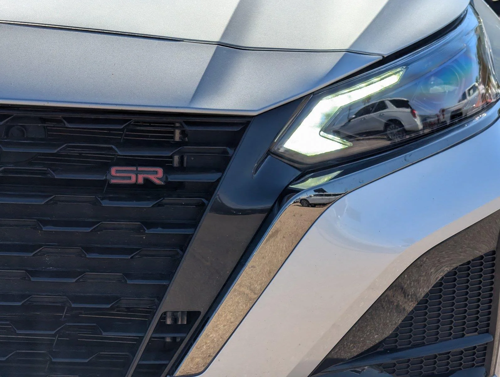Used 2025 Silver Nissan SR image 9