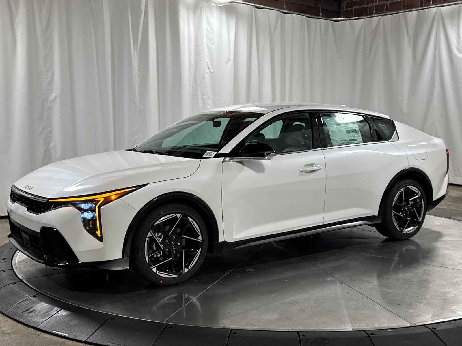 2026 Kia K4 GT-Line AT's photo