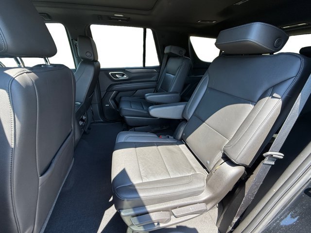 Used 2021 Black Chevrolet Z71 image 16