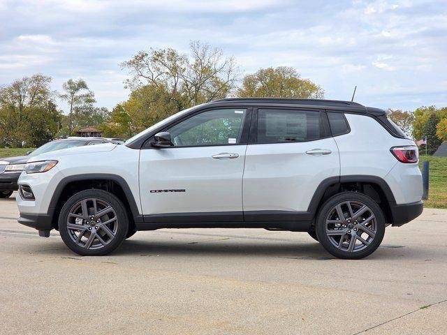 New 2026 Silver Zynith Metallic Clear-Coat Exterior Paint Jeep Limited image 4