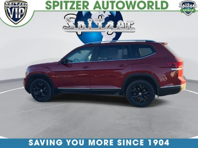 Used 2018 Red Volkswagen SEL image 11