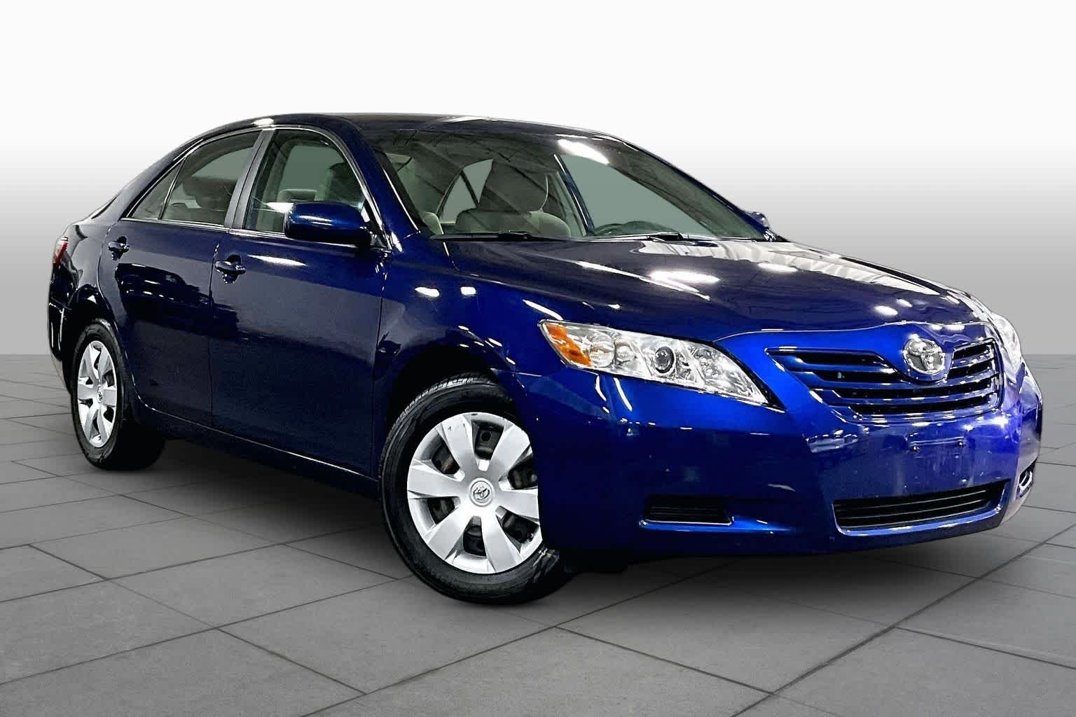 Used 2008 Blue Ribbon Metallic Toyota LE image 2