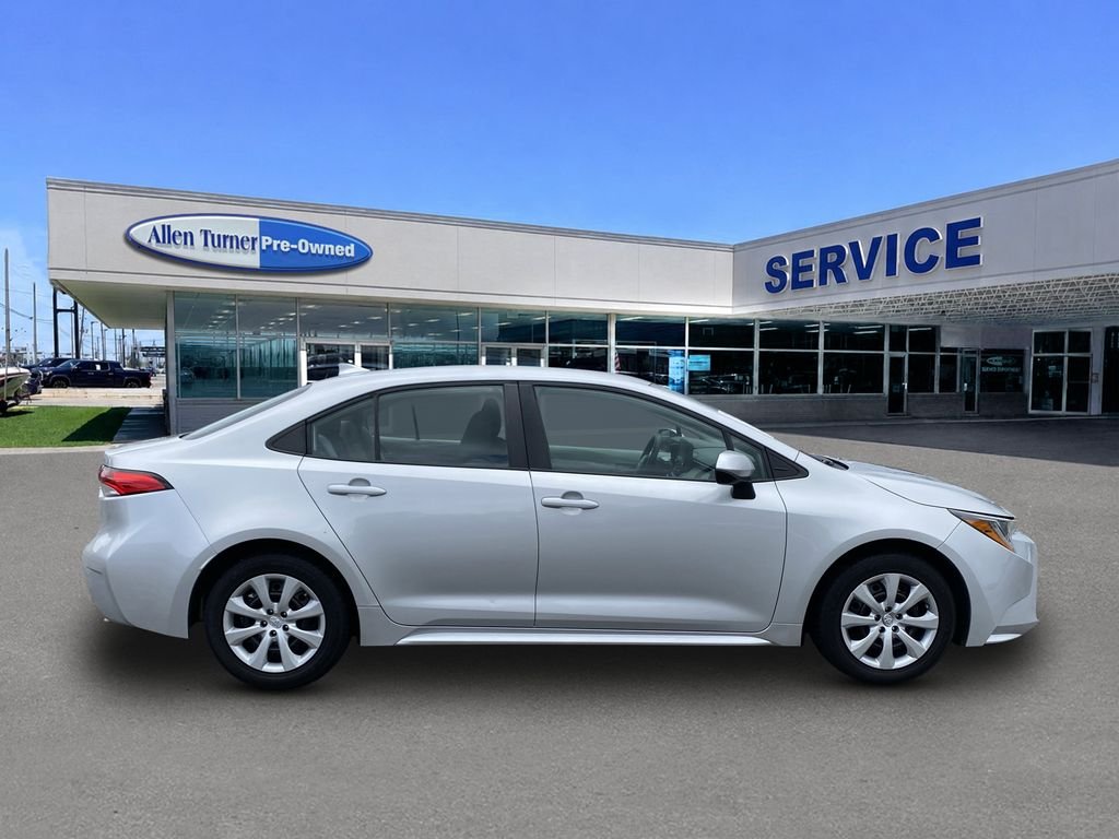 2022 Toyota Corolla LE - Photo 9