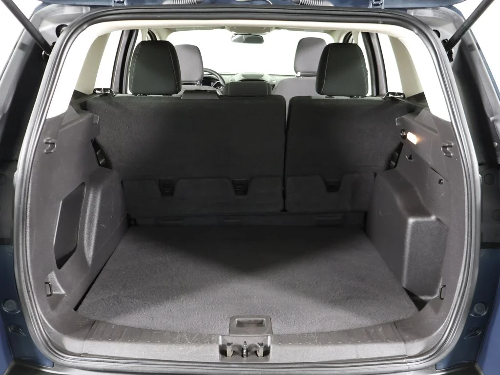 Used 2019 Green Ford SE image 16